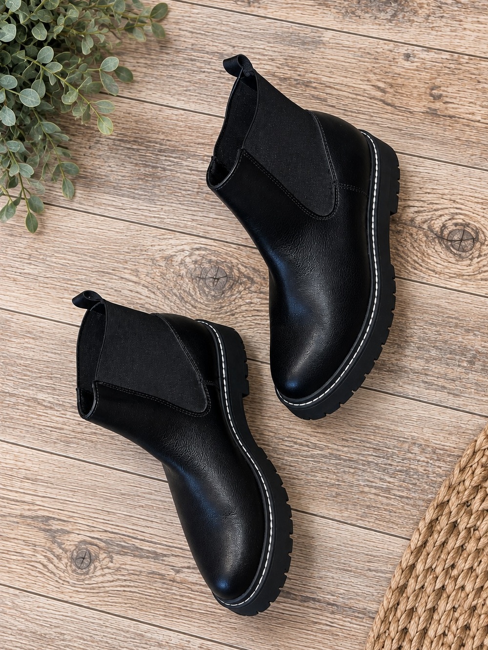 Dolce Vita Black Leather Boots 8